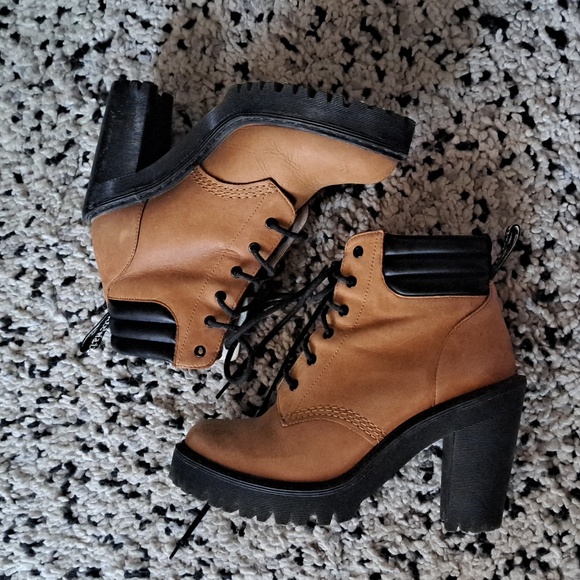 Dr Martens Persephone Boots uk 4 us 6 eu 37 tan - Picture 6 of 9